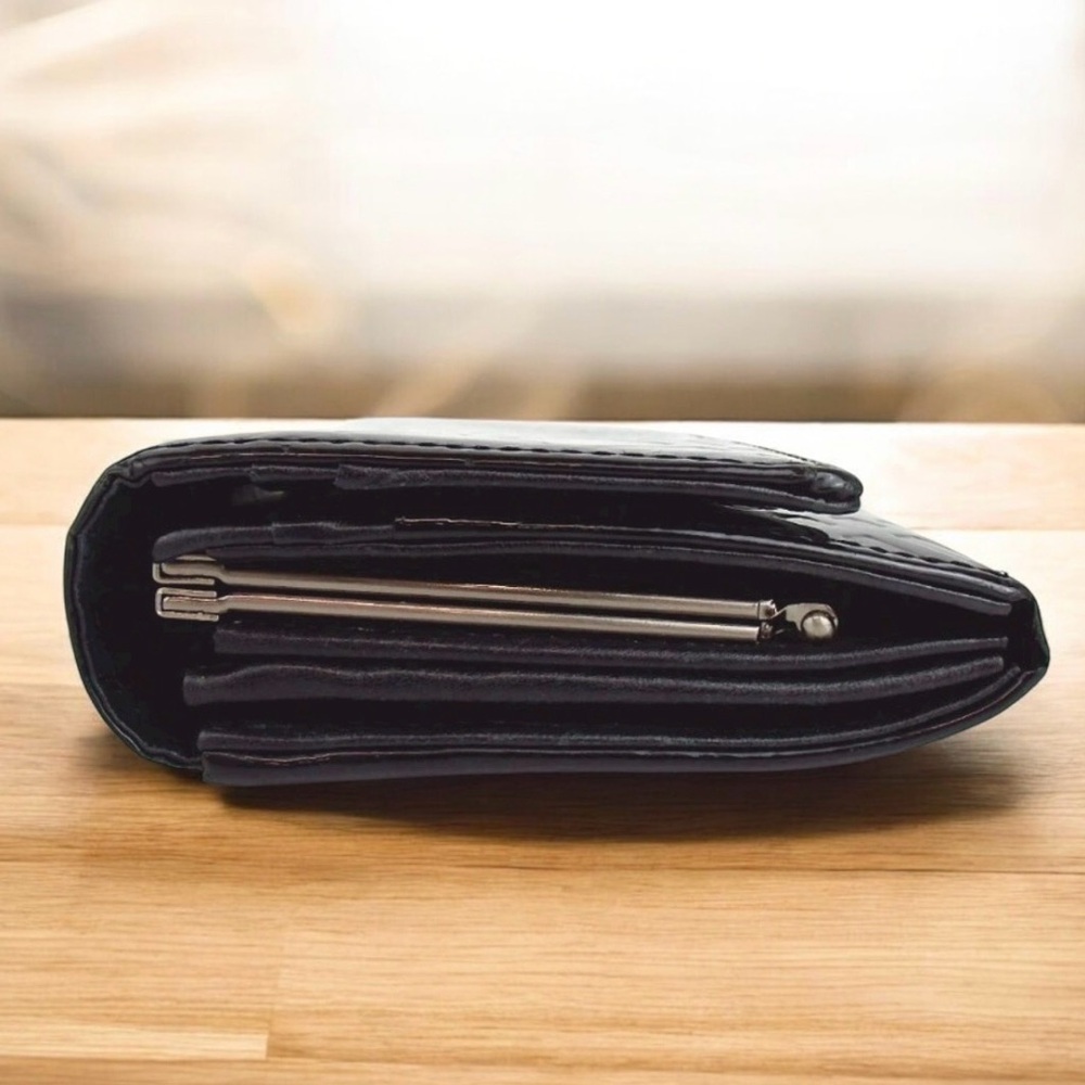 BURBERRY Nova Check Patent Leather Kisslock Long Wallet ๐ - Picture 9 of 12